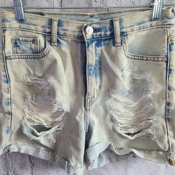 American Eagle Light Wash Distressed Denim Mom Shorts NWT SZ 0 - Picture 2 of 16